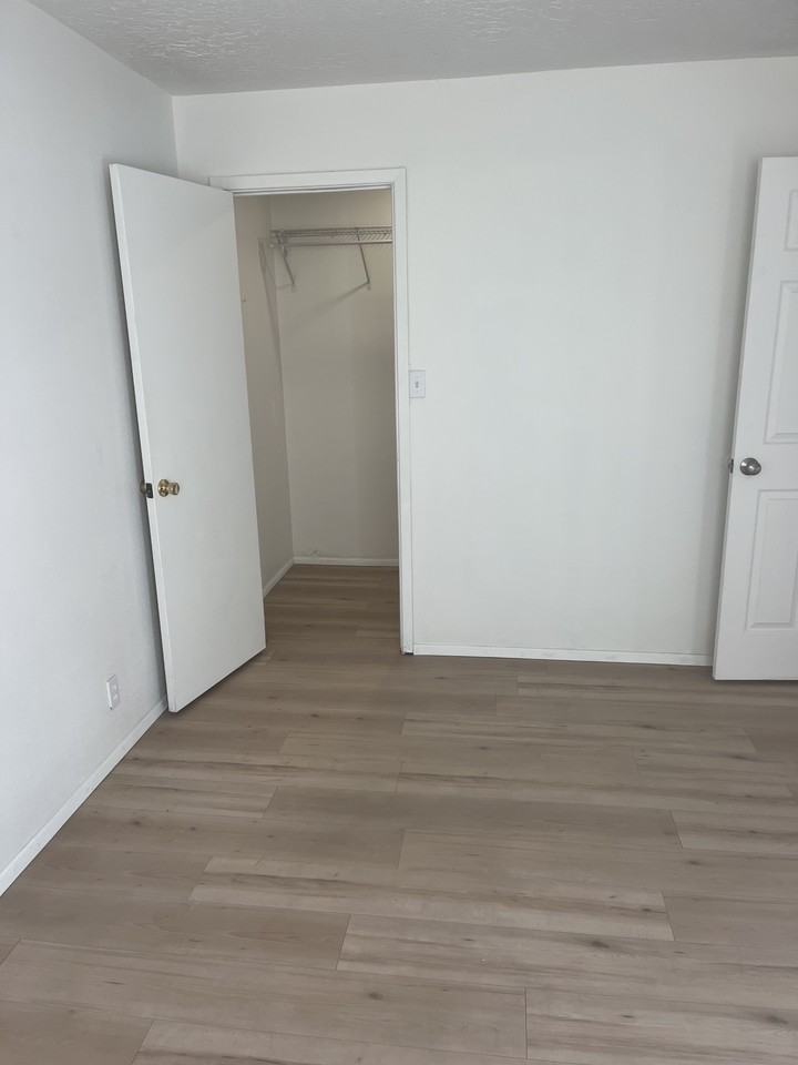 11824 Indian School Rd Ne - Photo 2 of 11