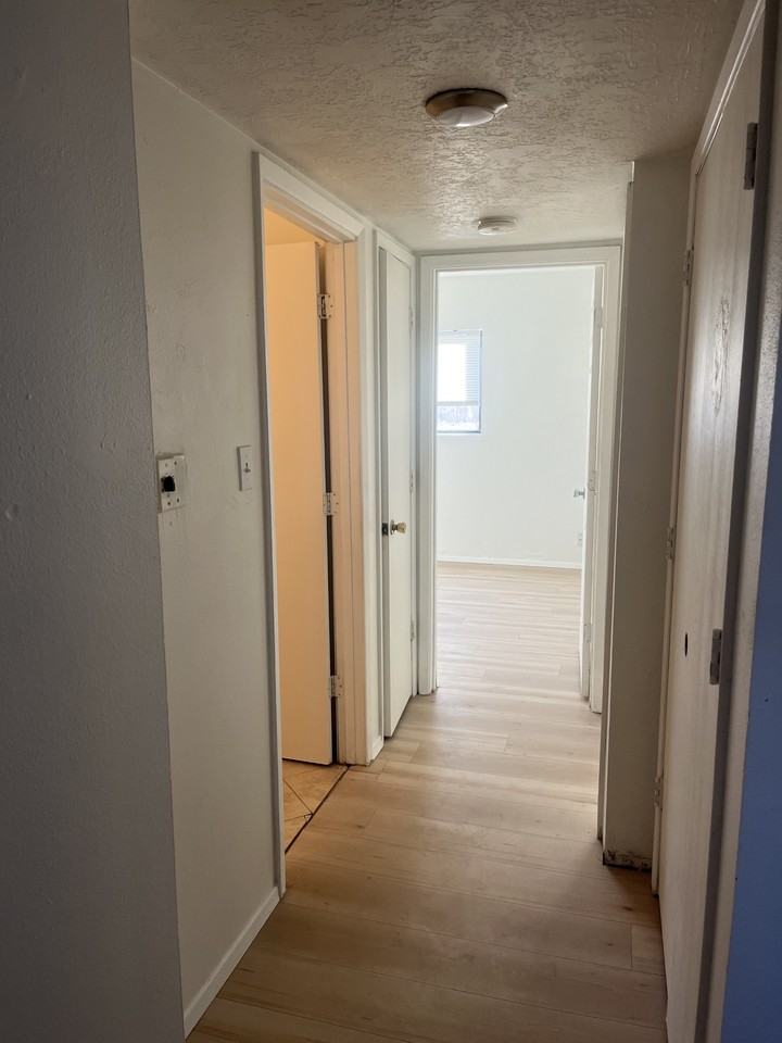 11824 Indian School Rd Ne - Photo 5 of 11