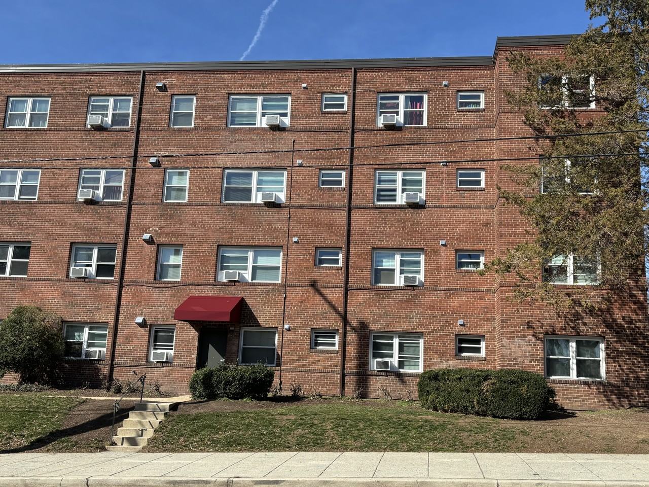 1400 Aspen St Nw - Photo 2 of 8