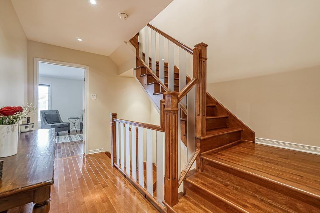 2929 Avenue Ernest - Hemingway - Photo 3 of 19