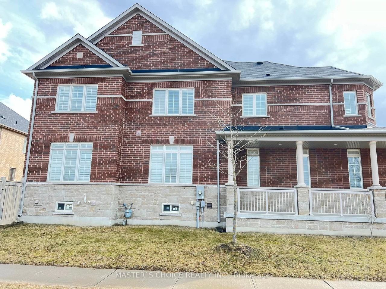 1120 Stuffles Crescent - Photo 2 of 10