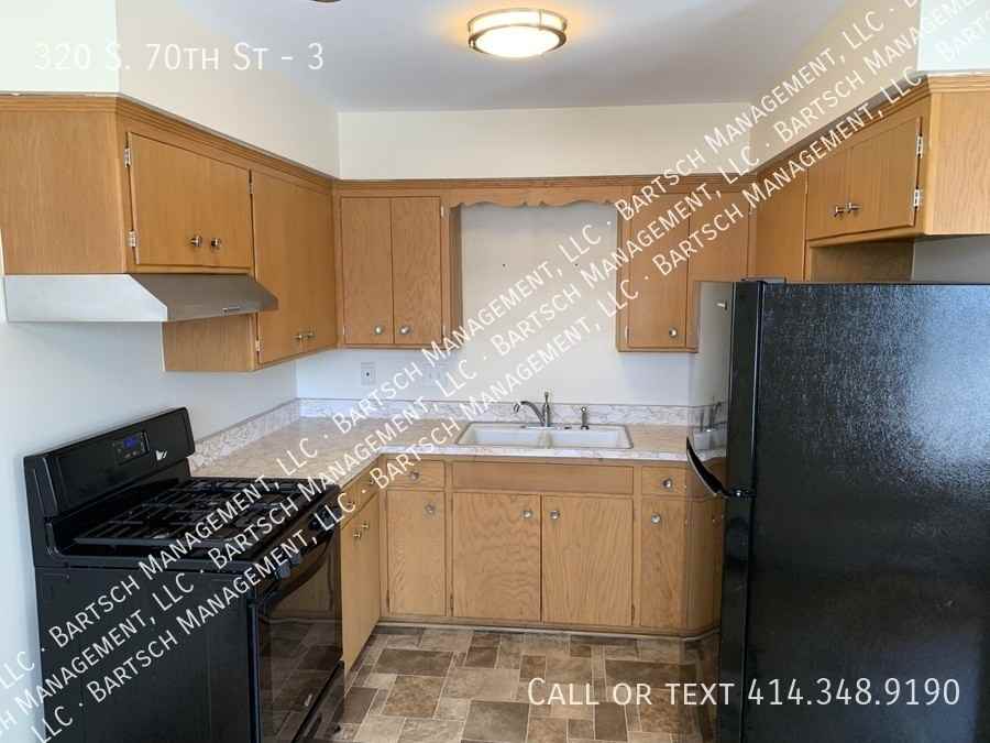 320 S 70th St #3 - Photo 3 of 6