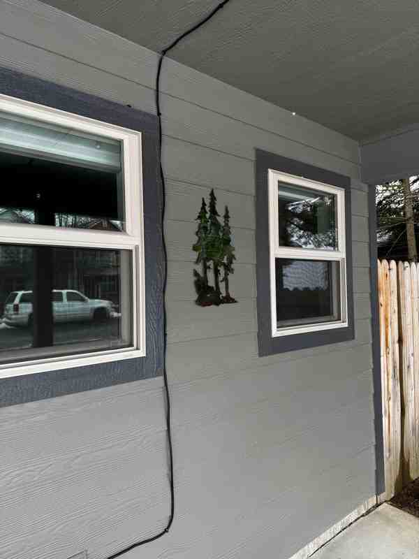 1109 Spruce St - Photo 2 of 11