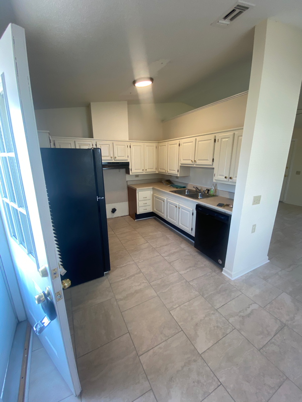 1312 Mobile Ave - Photo 2 of 11