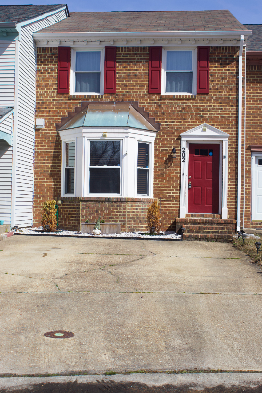 202 Stonehall Ct - Photo 2 of 27