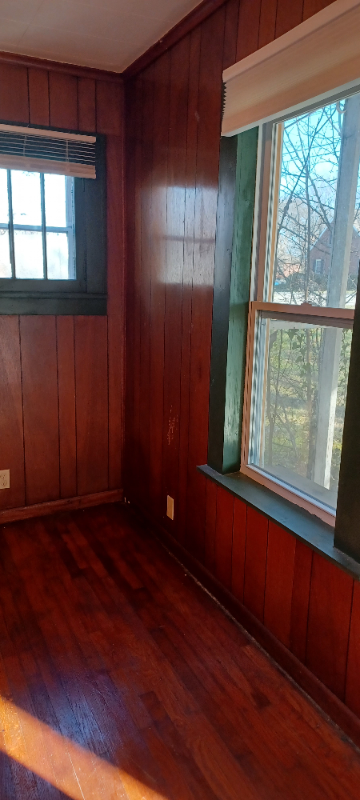 403 S Ruth St - Photo 3 of 10