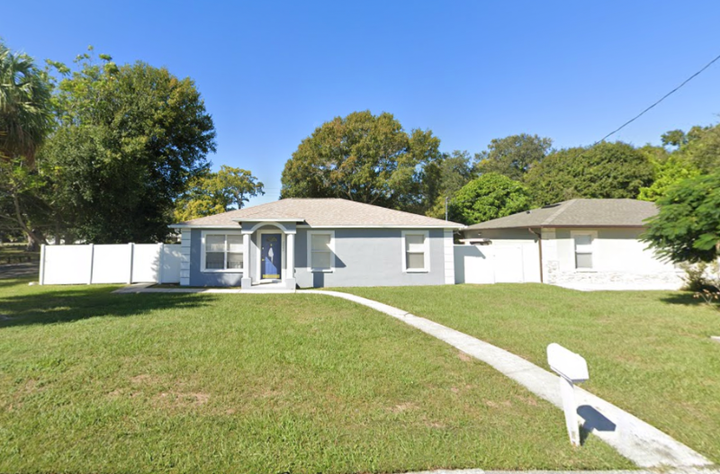 2002 N Saint Vincent St - Photo 3 of 24