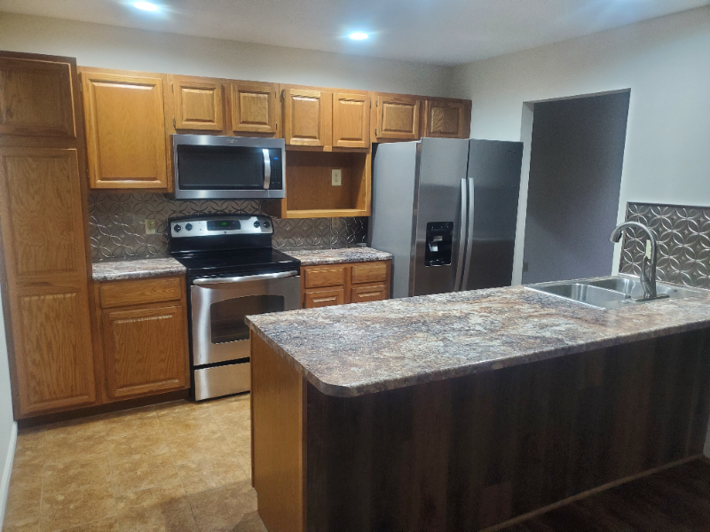 919 Saint Charles St #D - Photo 3 of 9