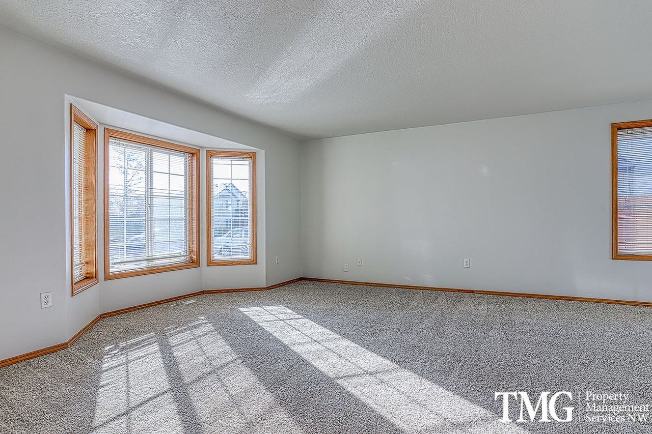 7112 Ne 163rd Ave - Photo 6 of 27