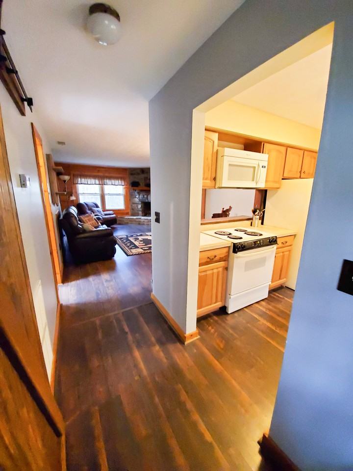 24 Mulberry Ln #5 - Photo 3 of 35