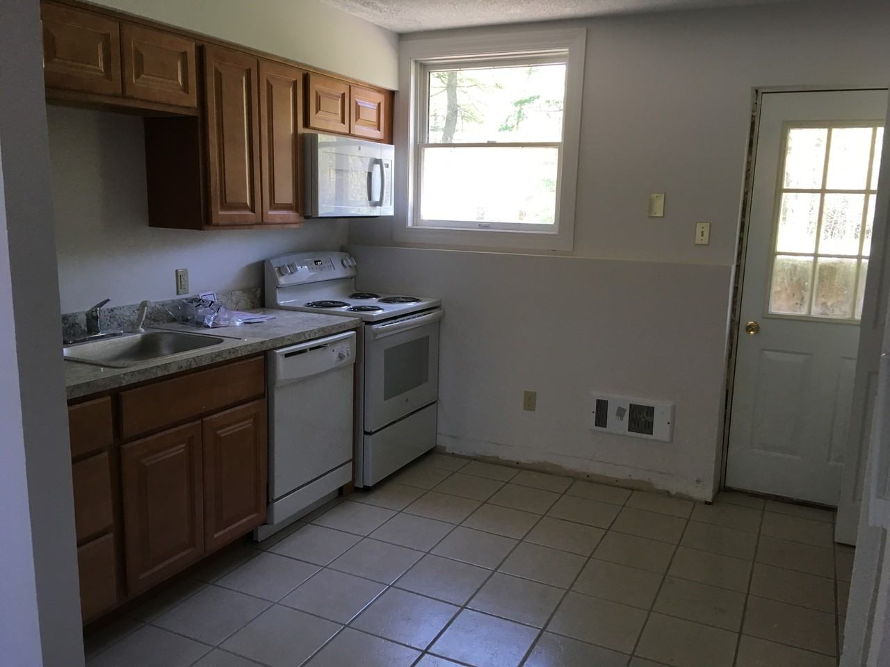 6 Fairway Cmns - Photo 2 of 6