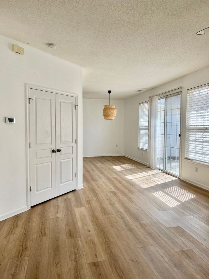 5856 Baynebridge Dr - Photo 2 of 29
