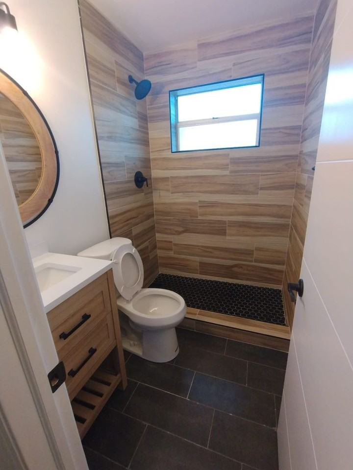 1984 Sw 29th Ave #A - Photo 4 of 18