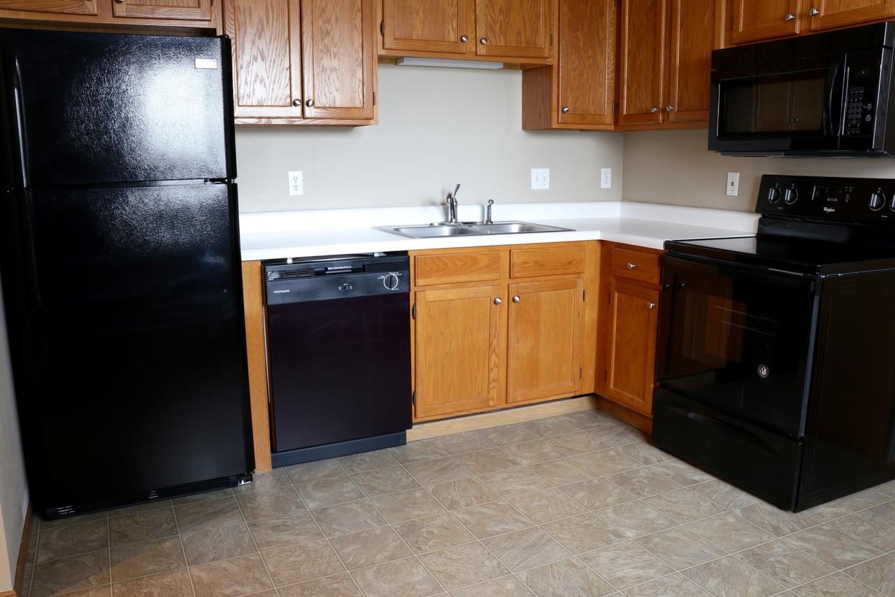 Brentwood Village - Photo 2 of 10