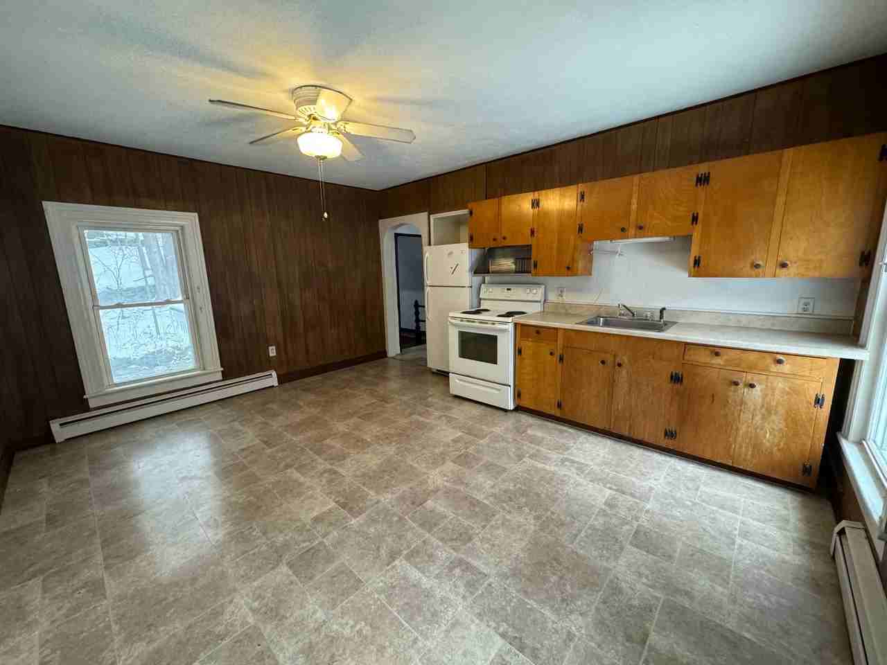 695 Cape St - Photo 2 of 11