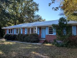 featured image of 1120 Edgewood Dr