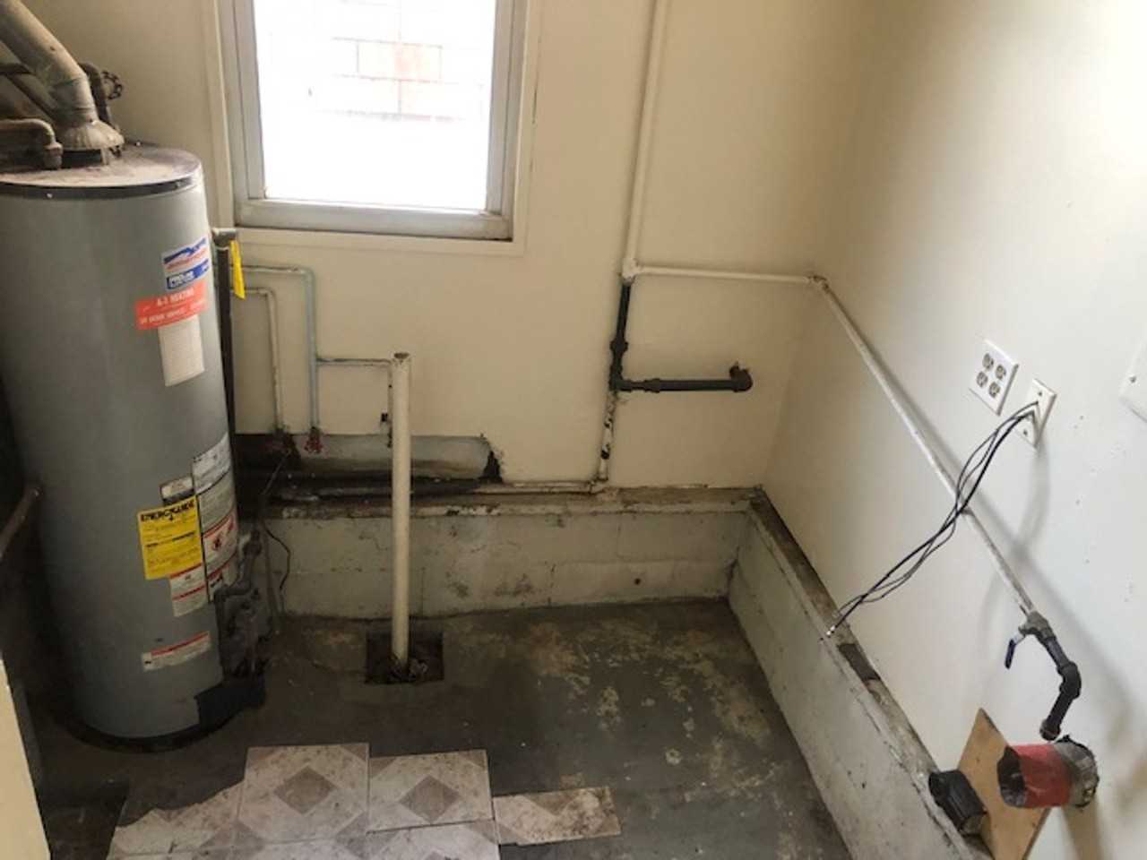 1762 Georgia Ave - Photo 3 of 7