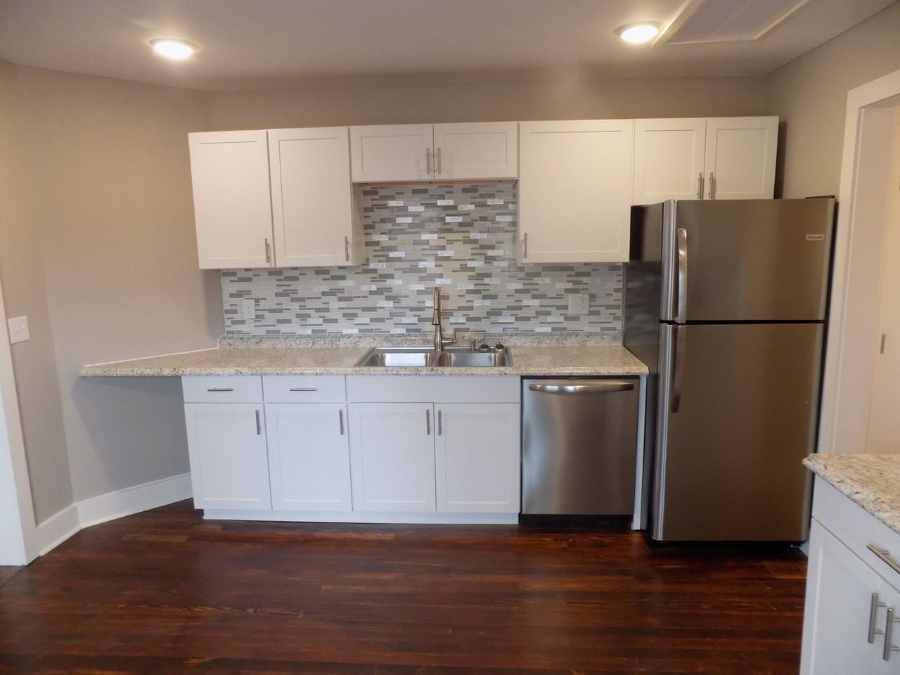 1115 E 20th St - Photo 3 of 11