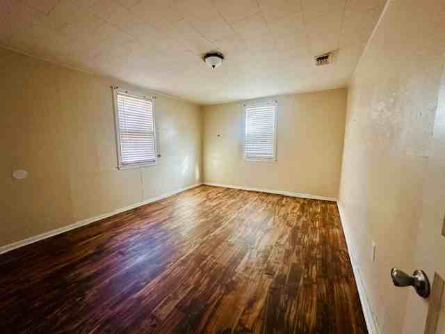 3895 Chippewa St #1 - Photo 6 of 10