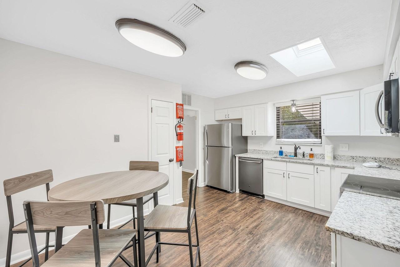 Hanson Drive South - Photo 4 of 15