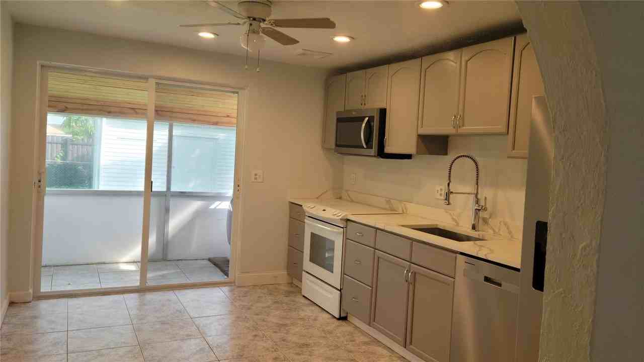 5715 Douglas St - Photo 2 of 8
