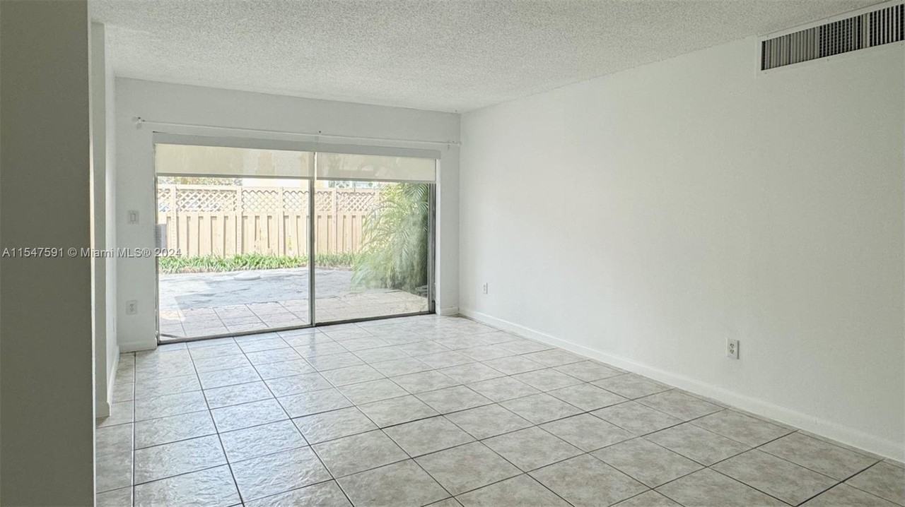 4174 Nw 79th Ave #1B - Photo 2 of 8