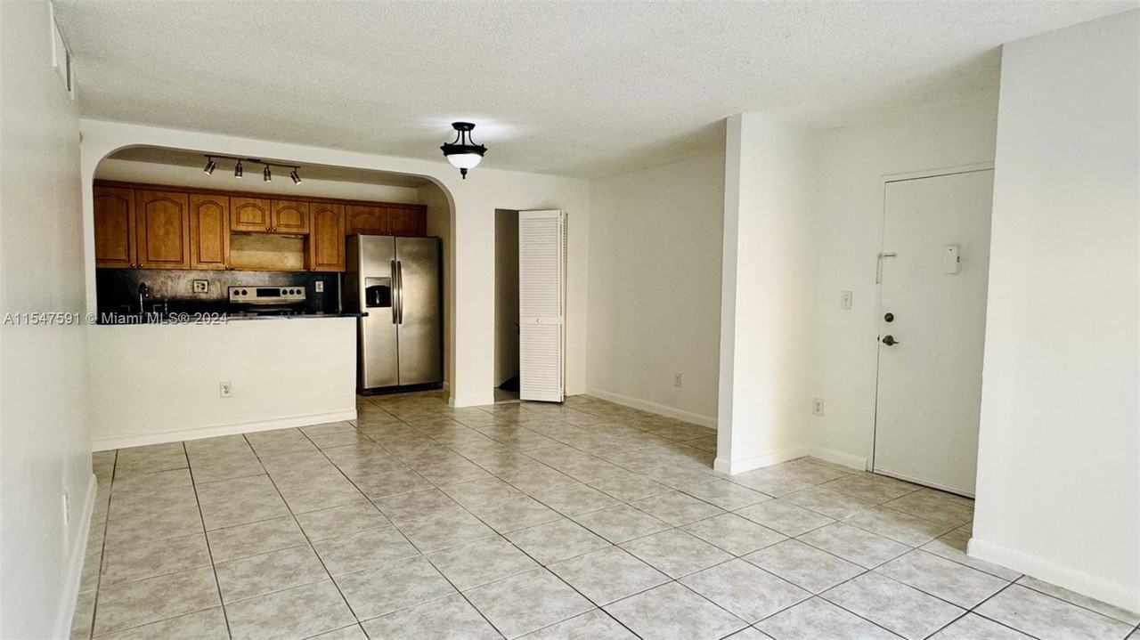 4174 Nw 79th Ave #1B - Photo 3 of 8