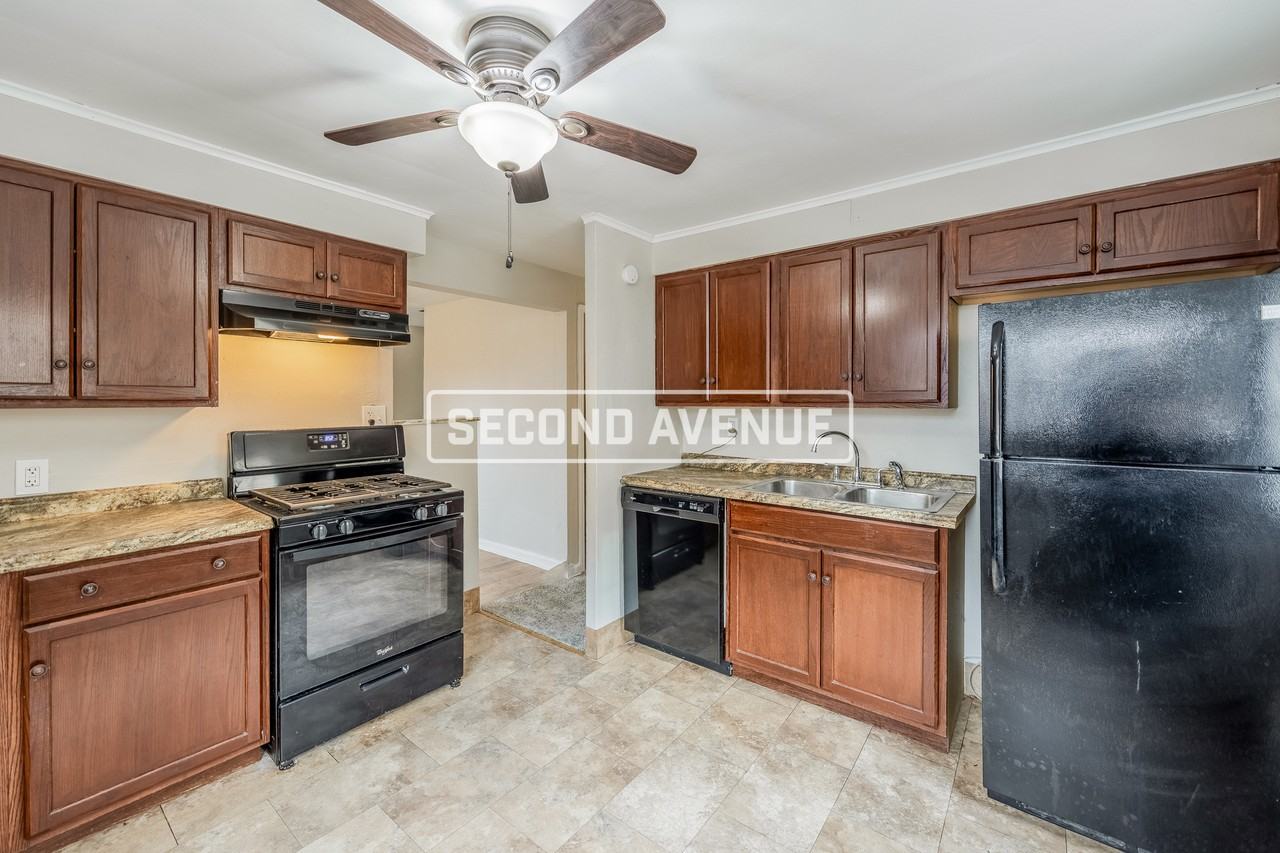9616 Glendale Rd - Photo 2 of 16