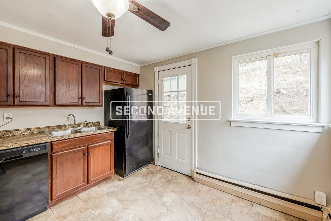 9616 Glendale Rd - Photo 4 of 17