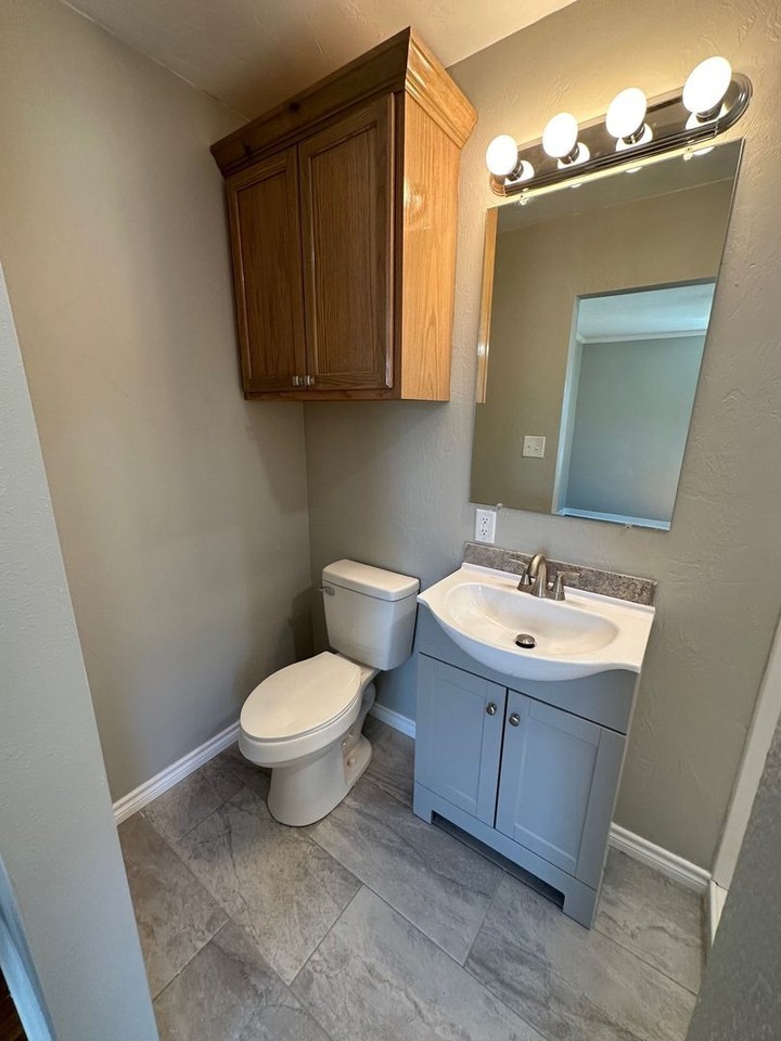 2010 S Milam St - Photo 6 of 20