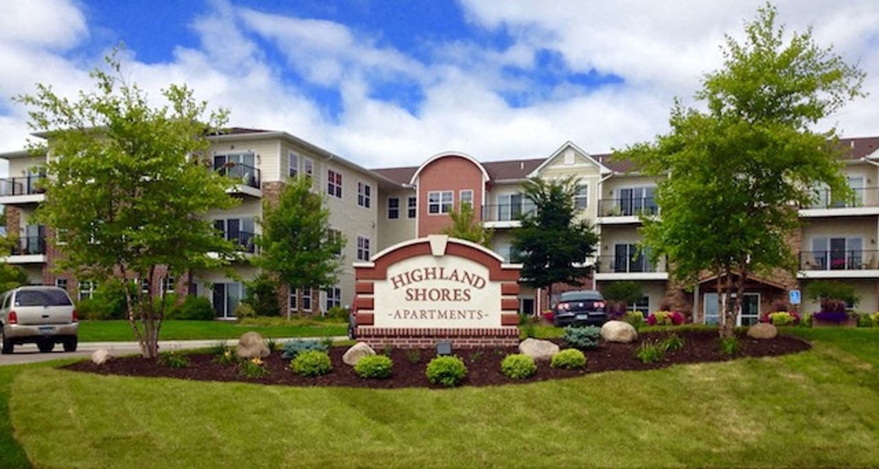 Highland Shores Apartments - Photo 3 of 37