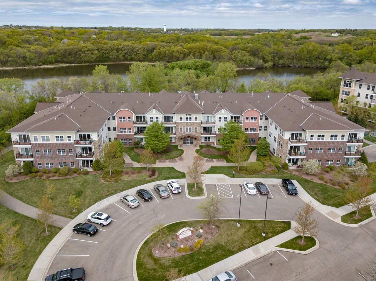 Highland Shores Apartments - Photo 5 of 37