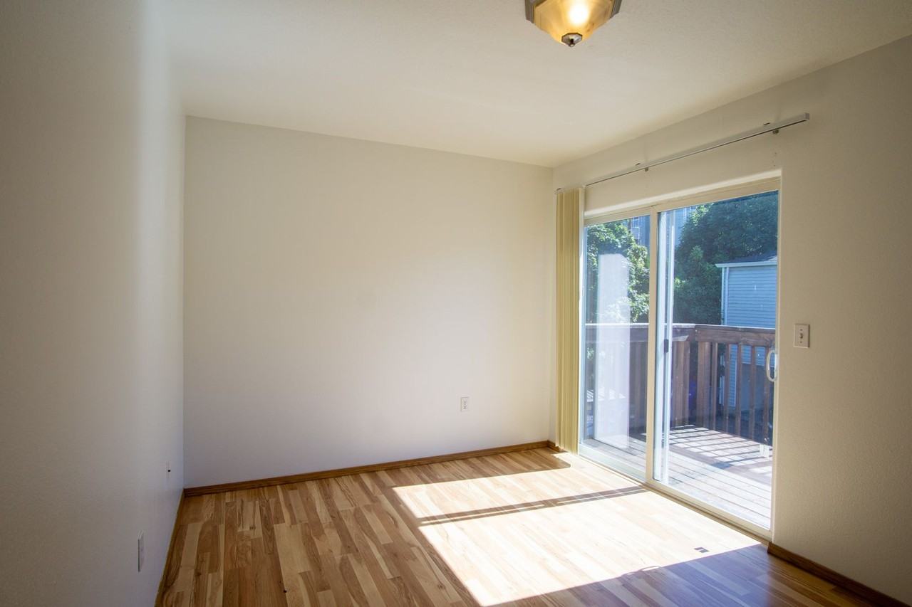 2891 Se Division St #6 - Photo 6 of 14