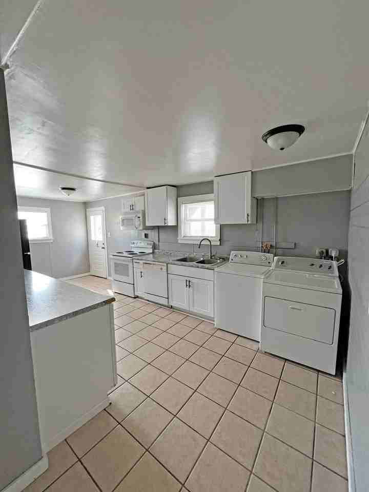 gi604 - Photo 2 of 13