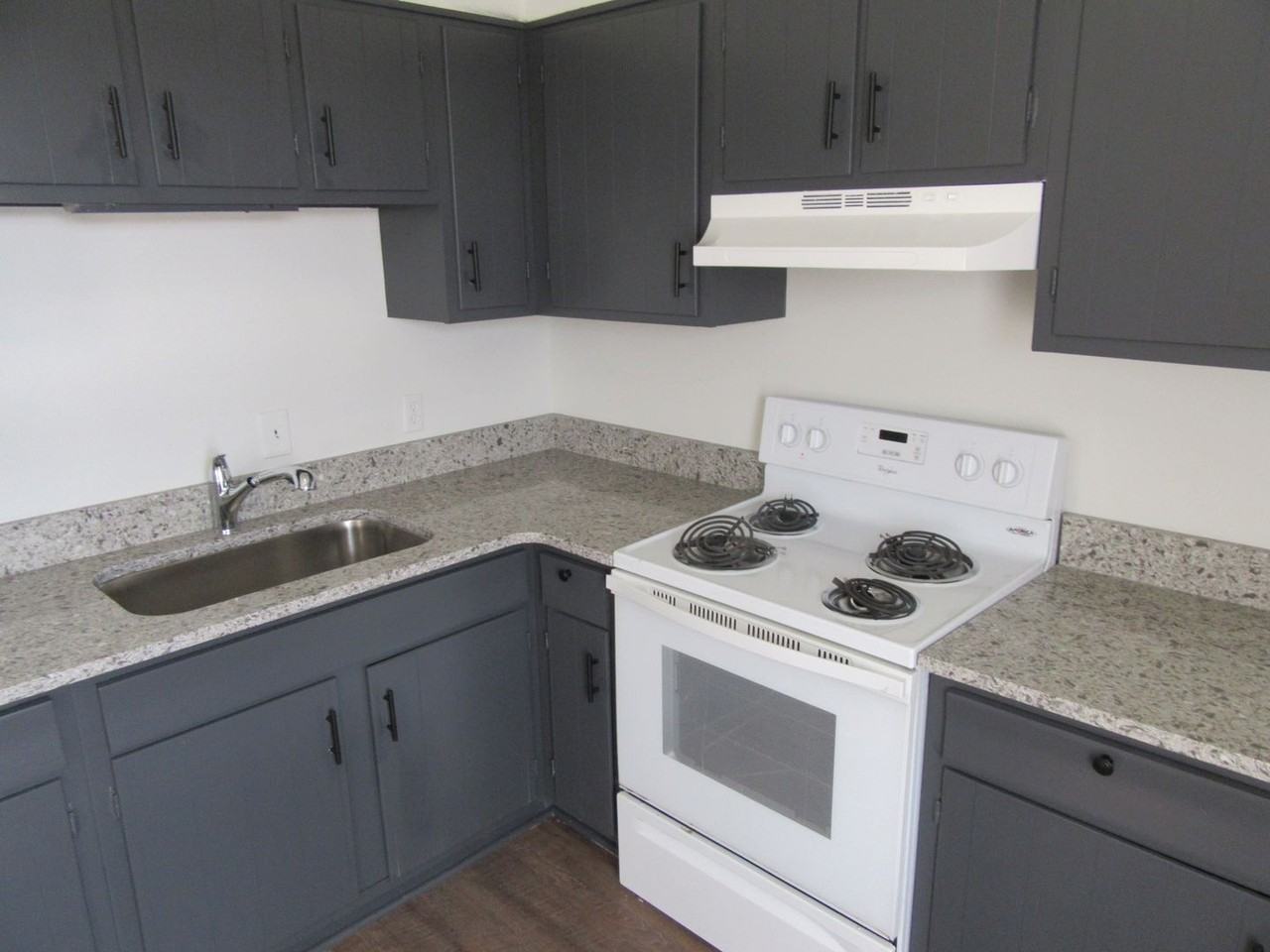 2814 N Panama Ave #7 - Photo 3 of 9