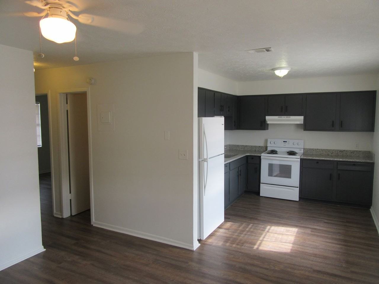 2814 N Panama Ave #7 - Photo 4 of 9