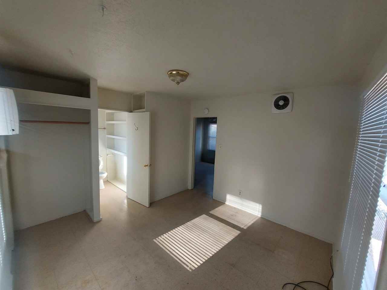 12742 - Photo 3 of 3