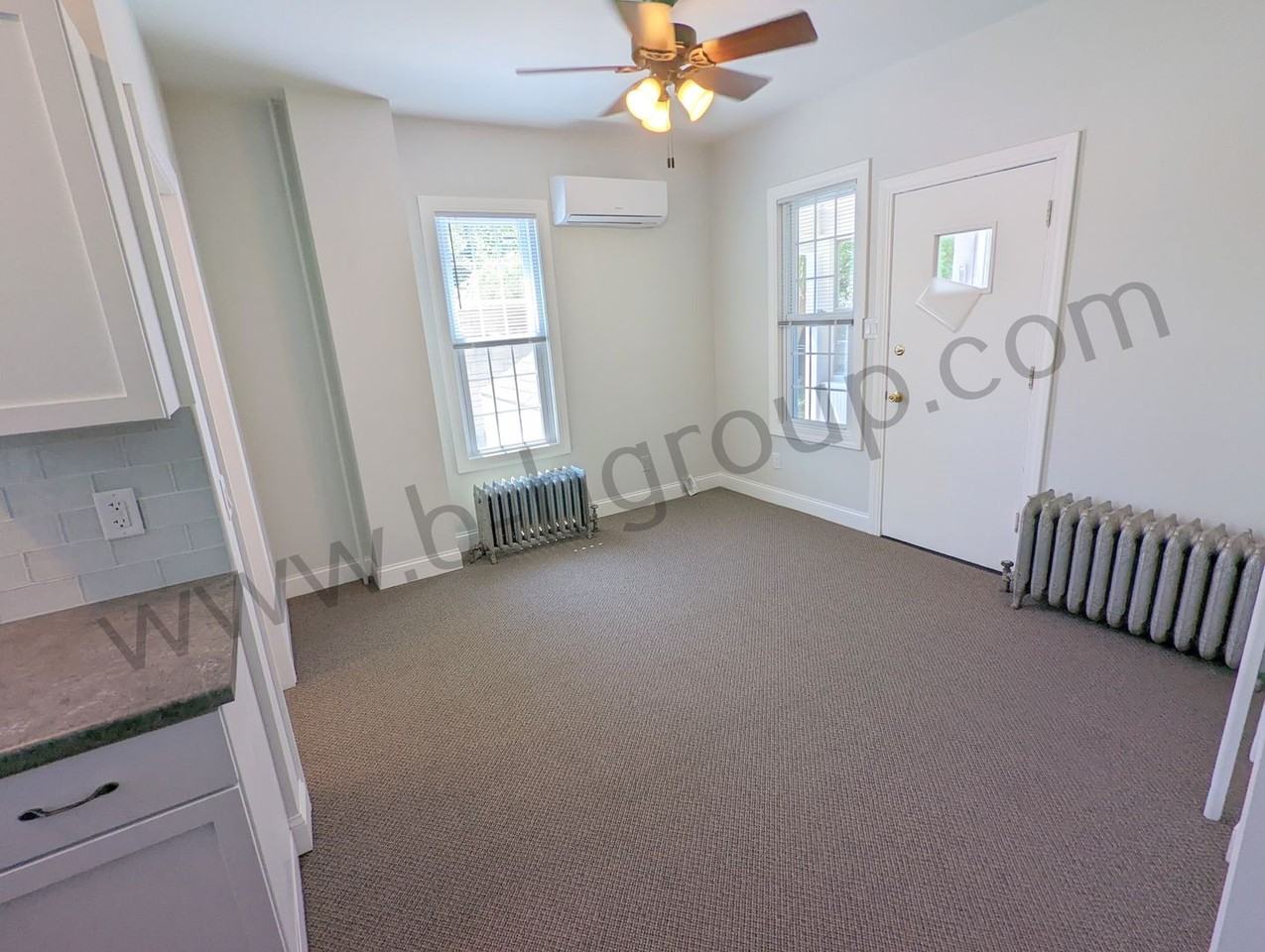 1915 44th Pl - Photo 3 of 8