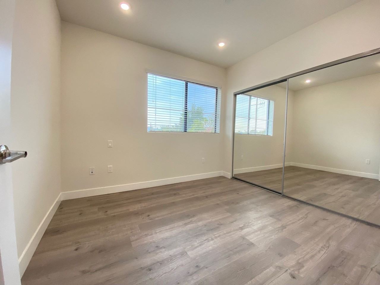 Calvert Apartments - Photo 4 of 31