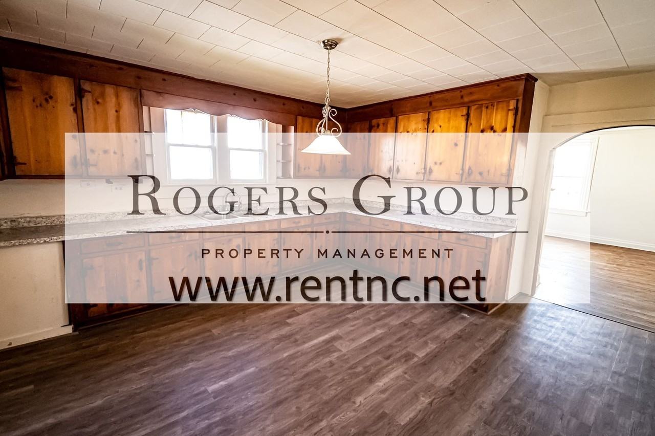 325 Alexander Ave - Photo 2 of 6