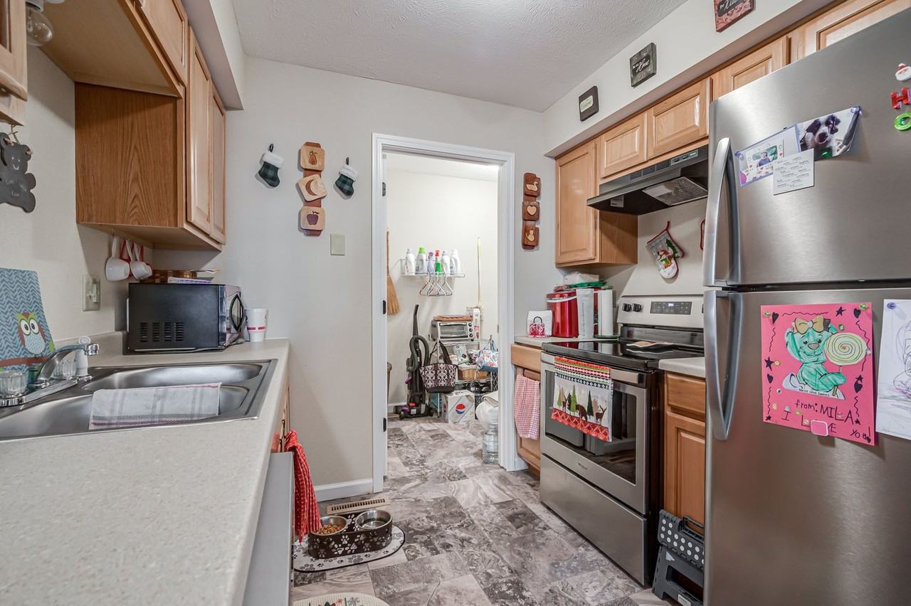 1423 W Rainey St - Photo 4 of 10