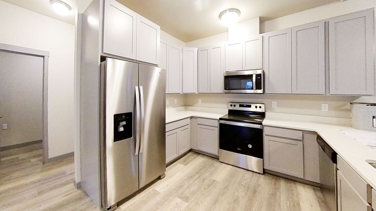 511 York St - Photo 2 of 15