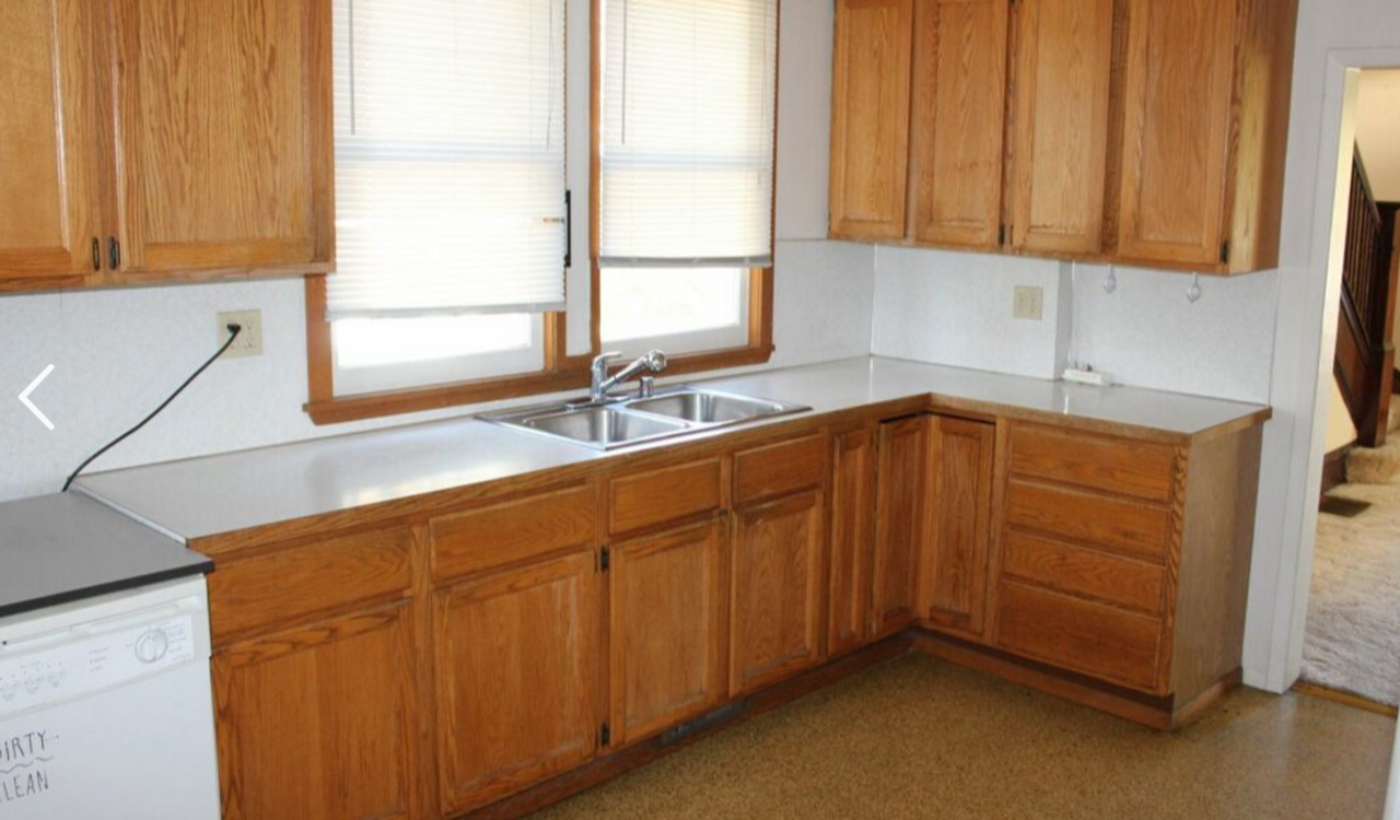 1247 Franklin St - Photo 2 of 8