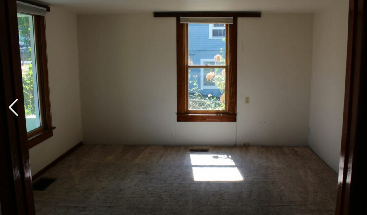 1247 Franklin St - Photo 5 of 8