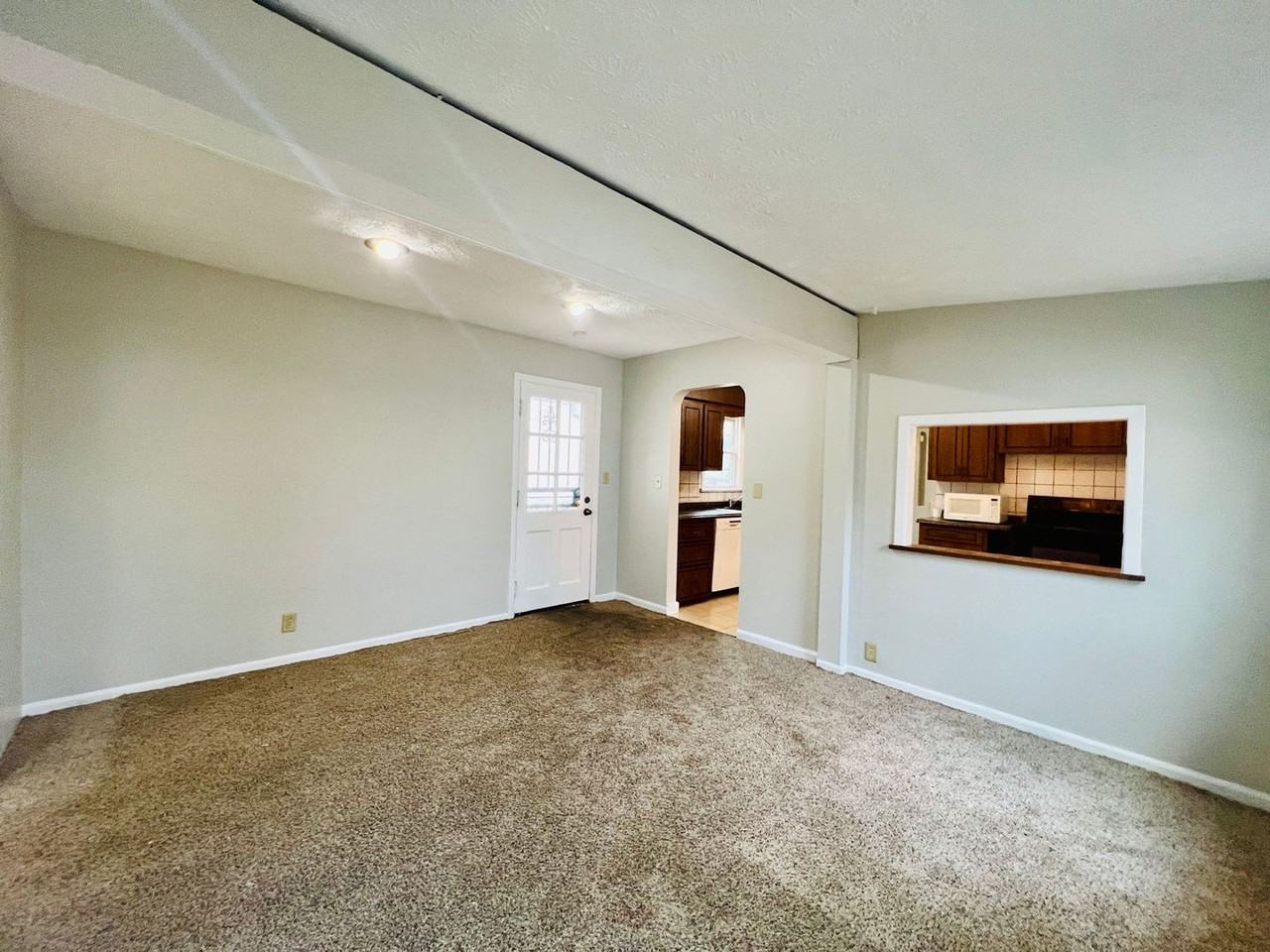 4046 Bluestone Rd - Photo 7 of 17