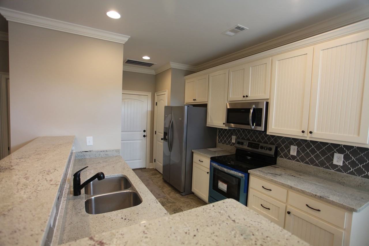 1090 Runningvine Ln - Photo 2 of 12