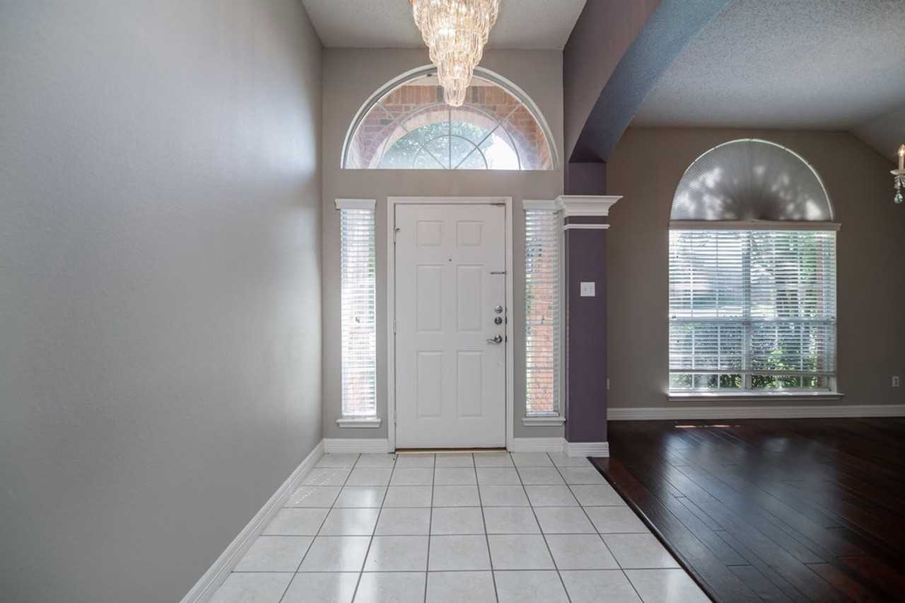 806 Amber Ct - Photo 3 of 31