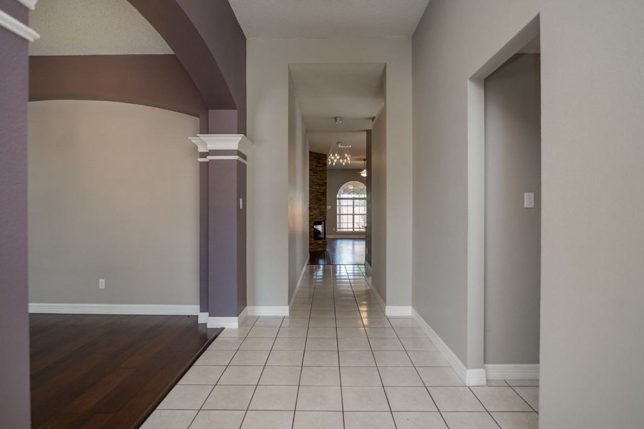 806 Amber Ct - Photo 6 of 31