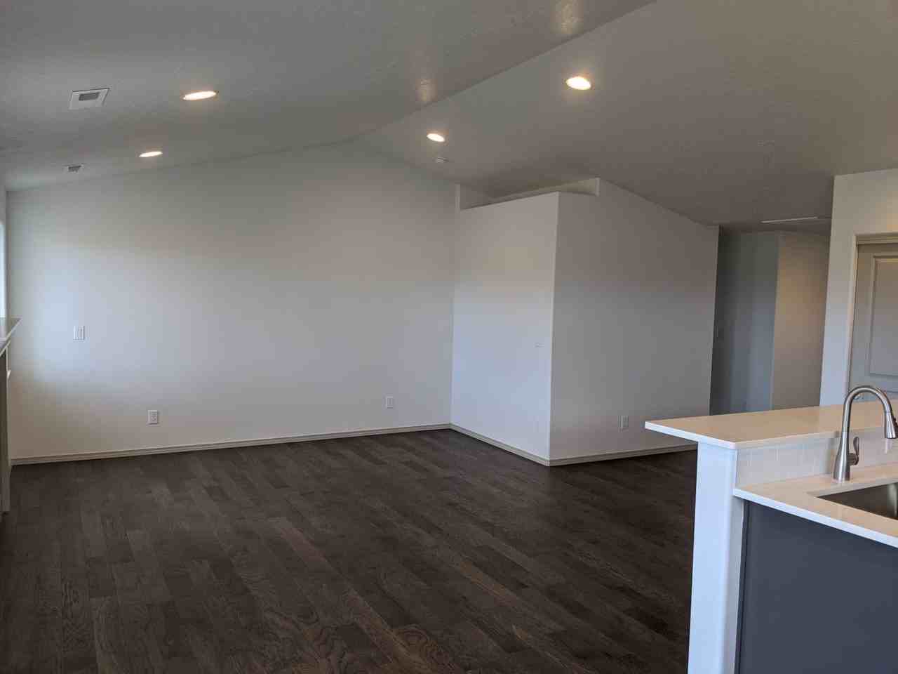 617 W Brundage Way - Photo 4 of 16