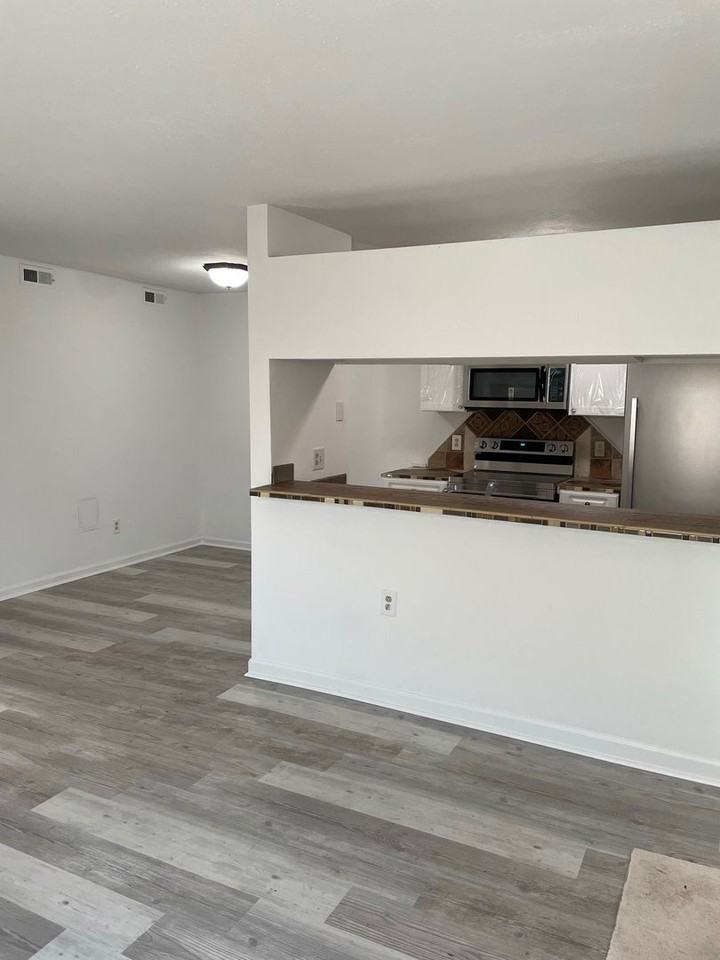 5716 Summit Arch - Photo 4 of 17
